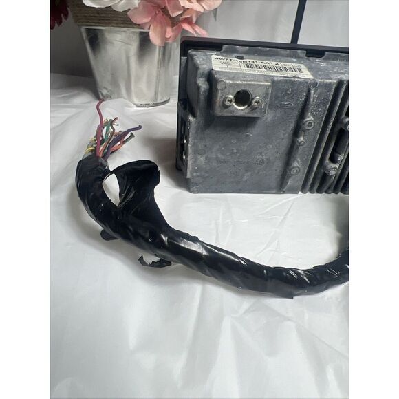 2003 - 2010 Ford Crown‎ Victoria AM FM Police Radio OEM 7C2T-19B131-AA - Picture 10 of 11